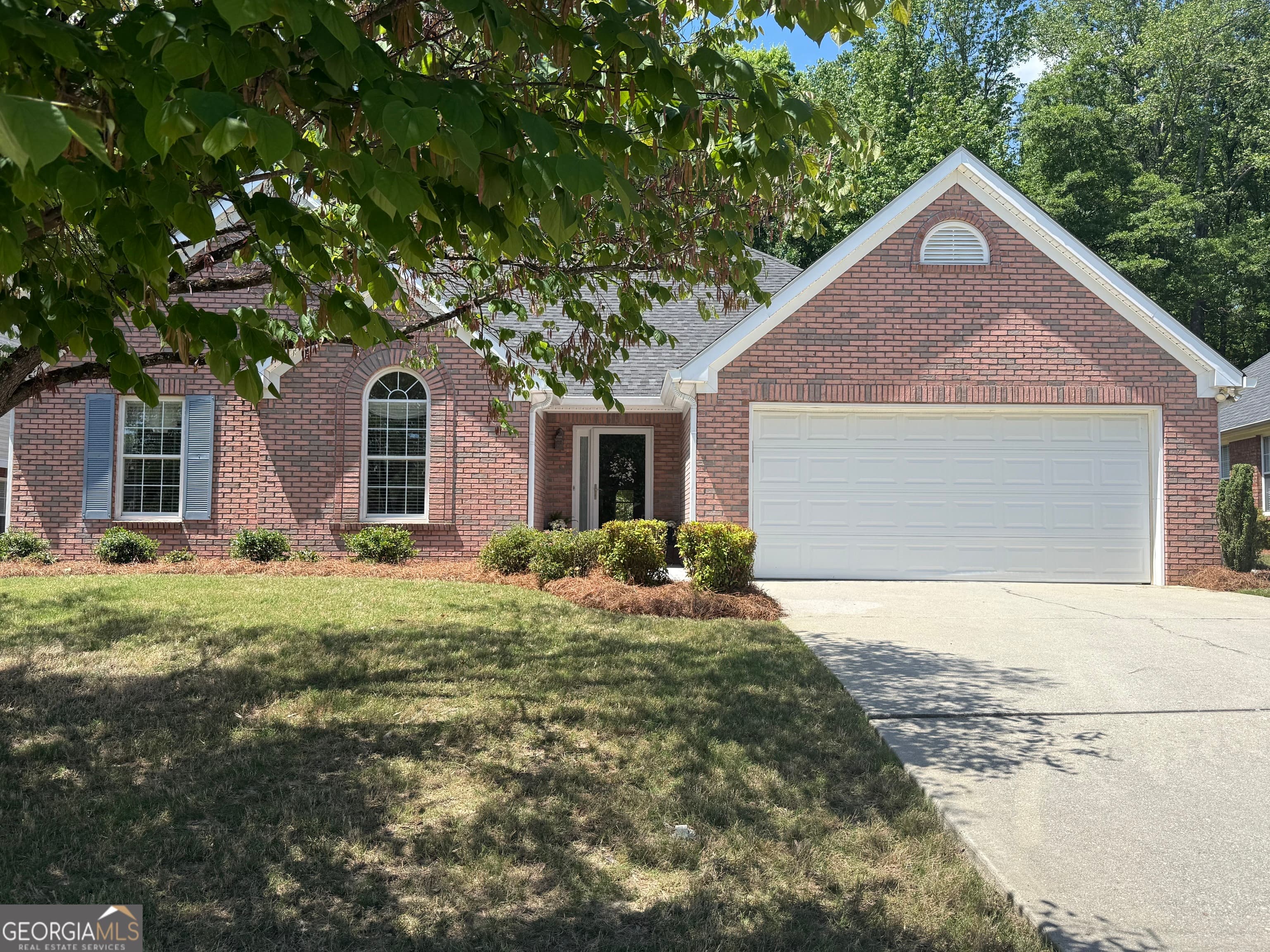 182 Meridian Dr — photo 2