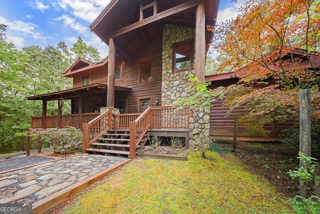 994 Whispering Pine Ln — photo 2