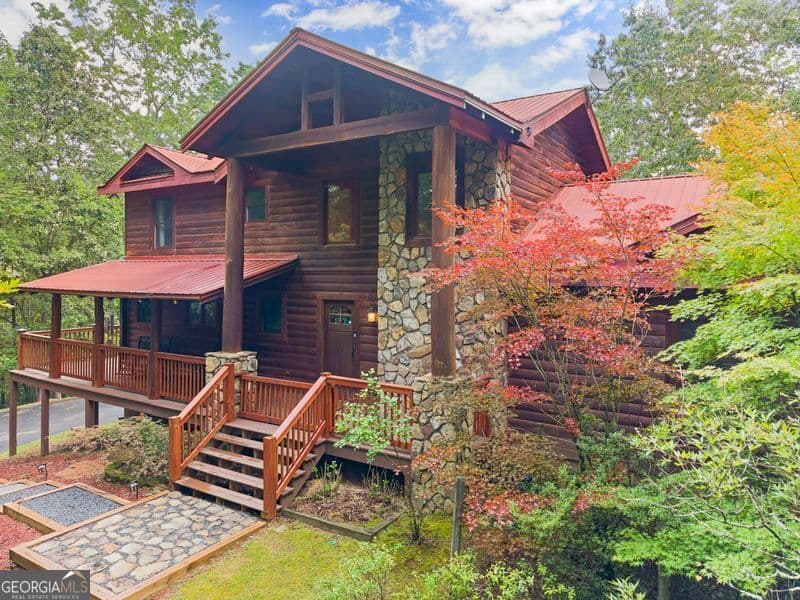 994 Whispering Pine Ln — photo 1