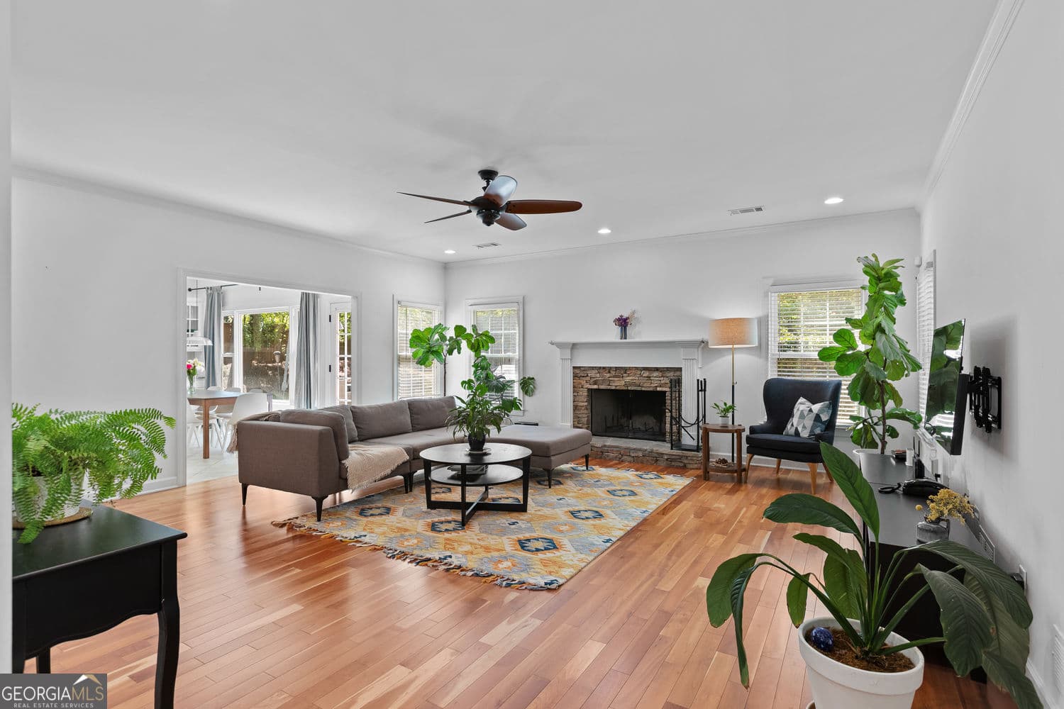 1610 Oakfield Ln — photo 2