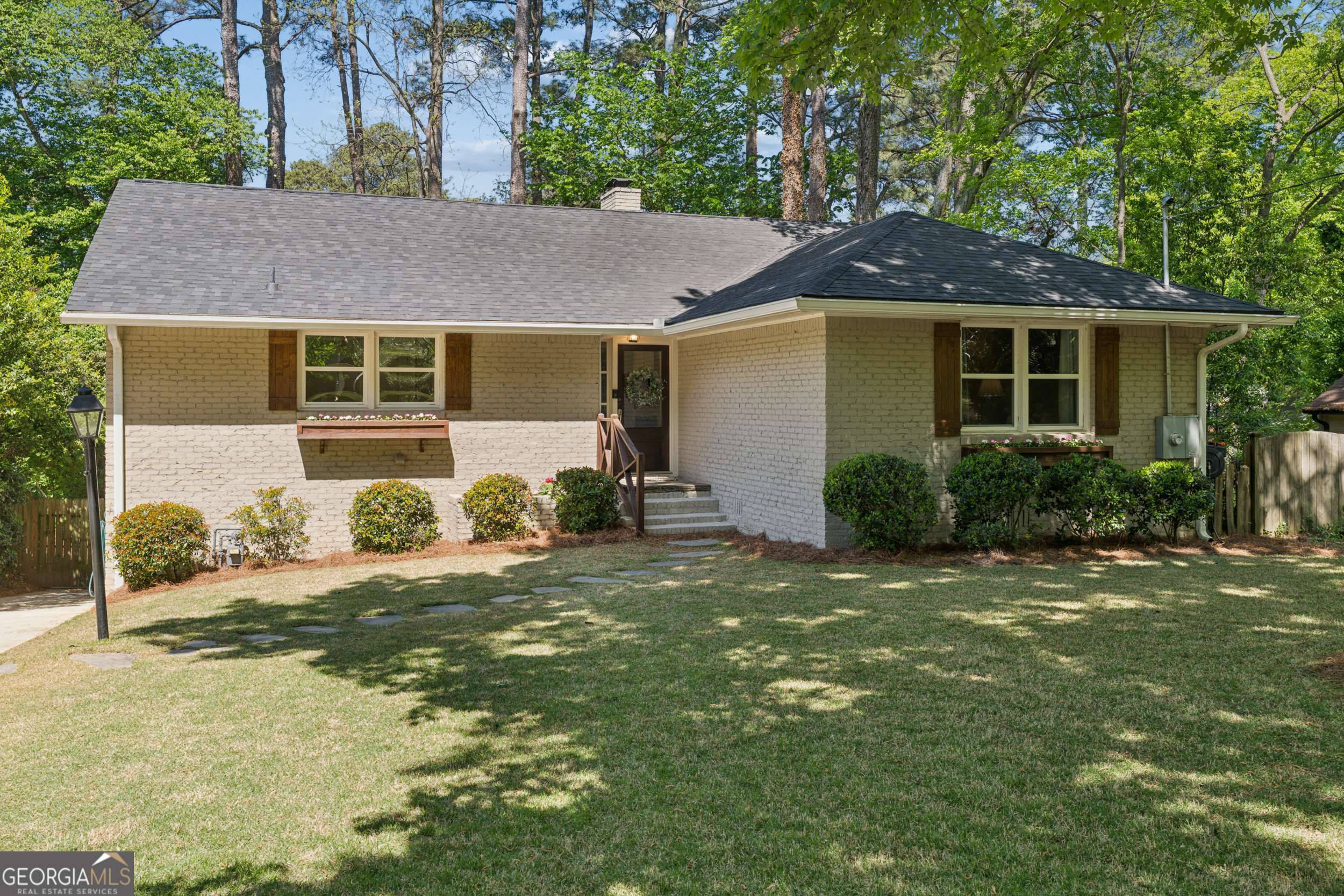 2304 Pembrook Ne Pl — photo 1