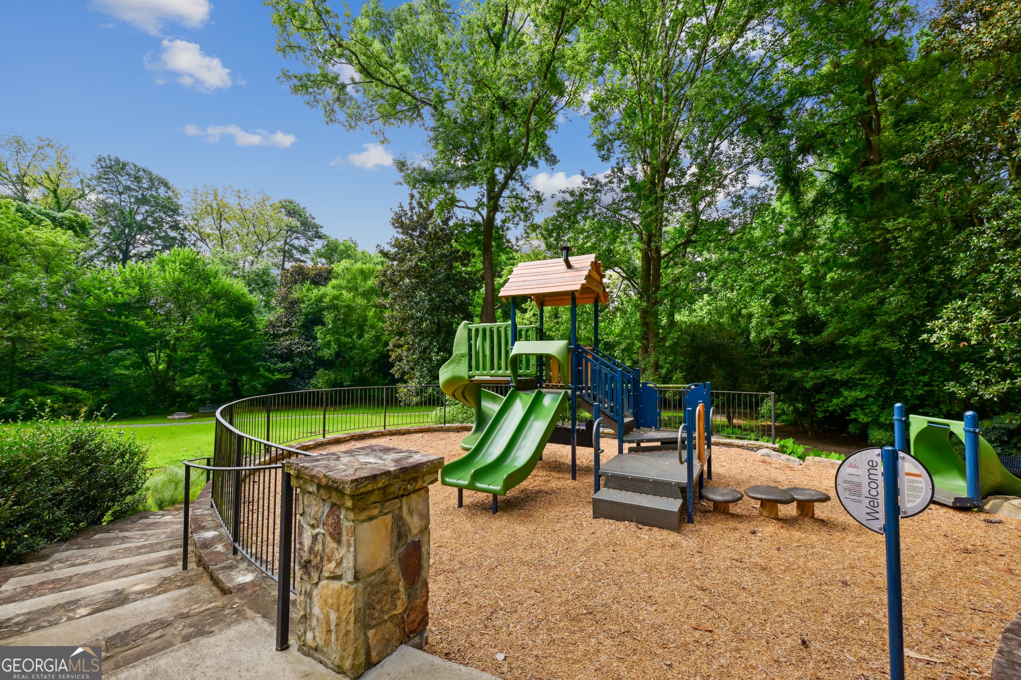 2304 Pembrook Ne Pl — photo 35