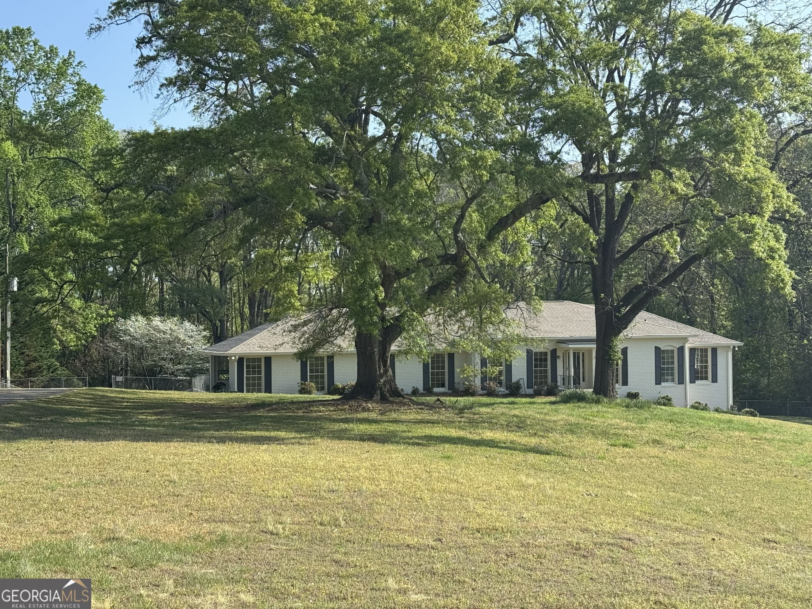 1281 Lavista Rd — photo 1