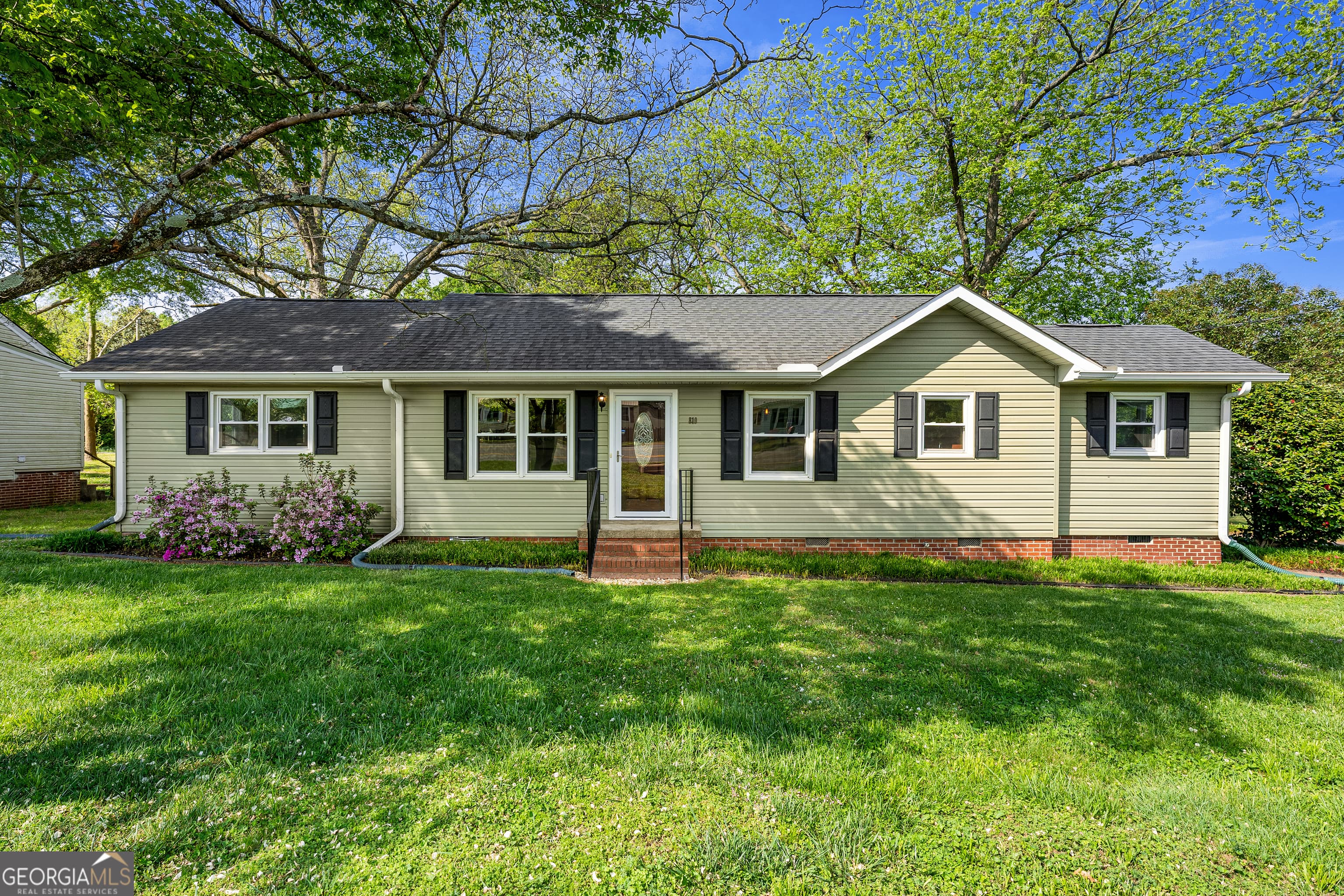 810 Benson St — photo 1