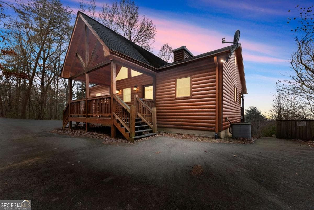 437 Spruce Circle — photo 2