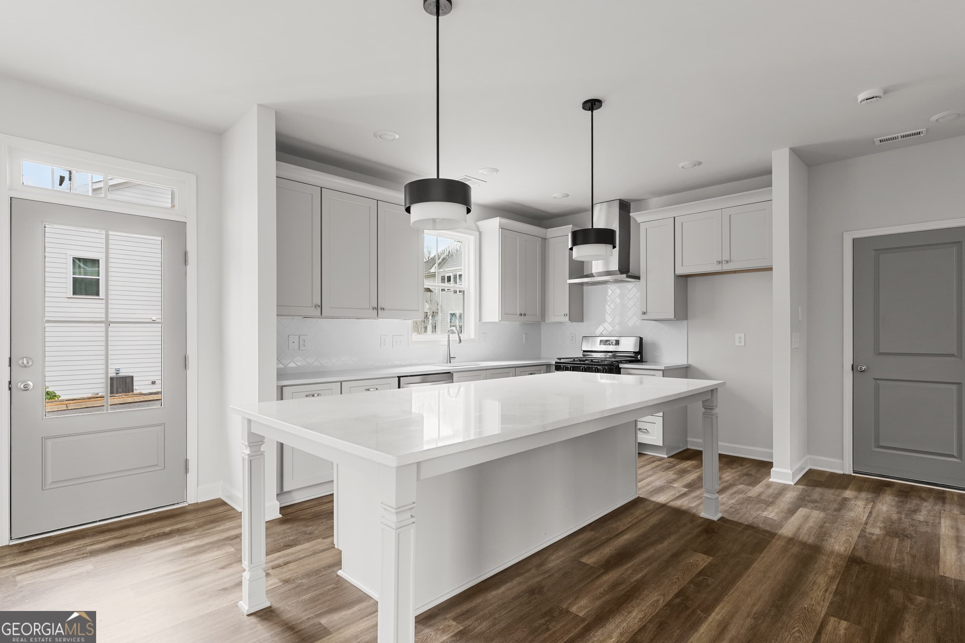 3810 Cottage Circle — photo 2