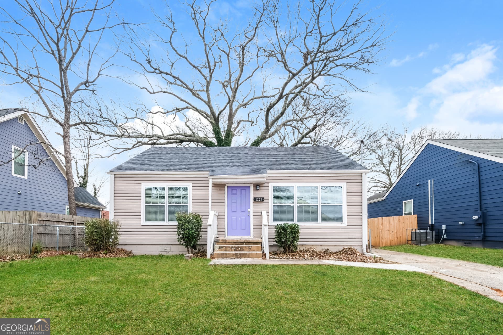 1228 Princess Sw Ave — photo 1