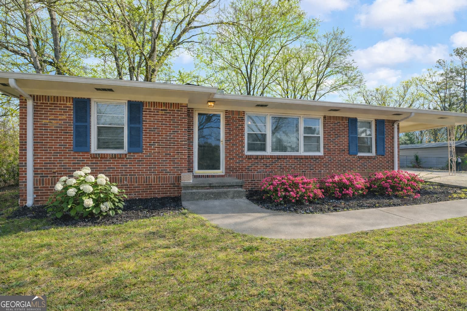 93 Hickory Circle — photo 1