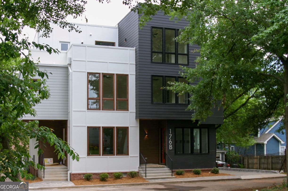 176 Sampson Ne St B — photo 2