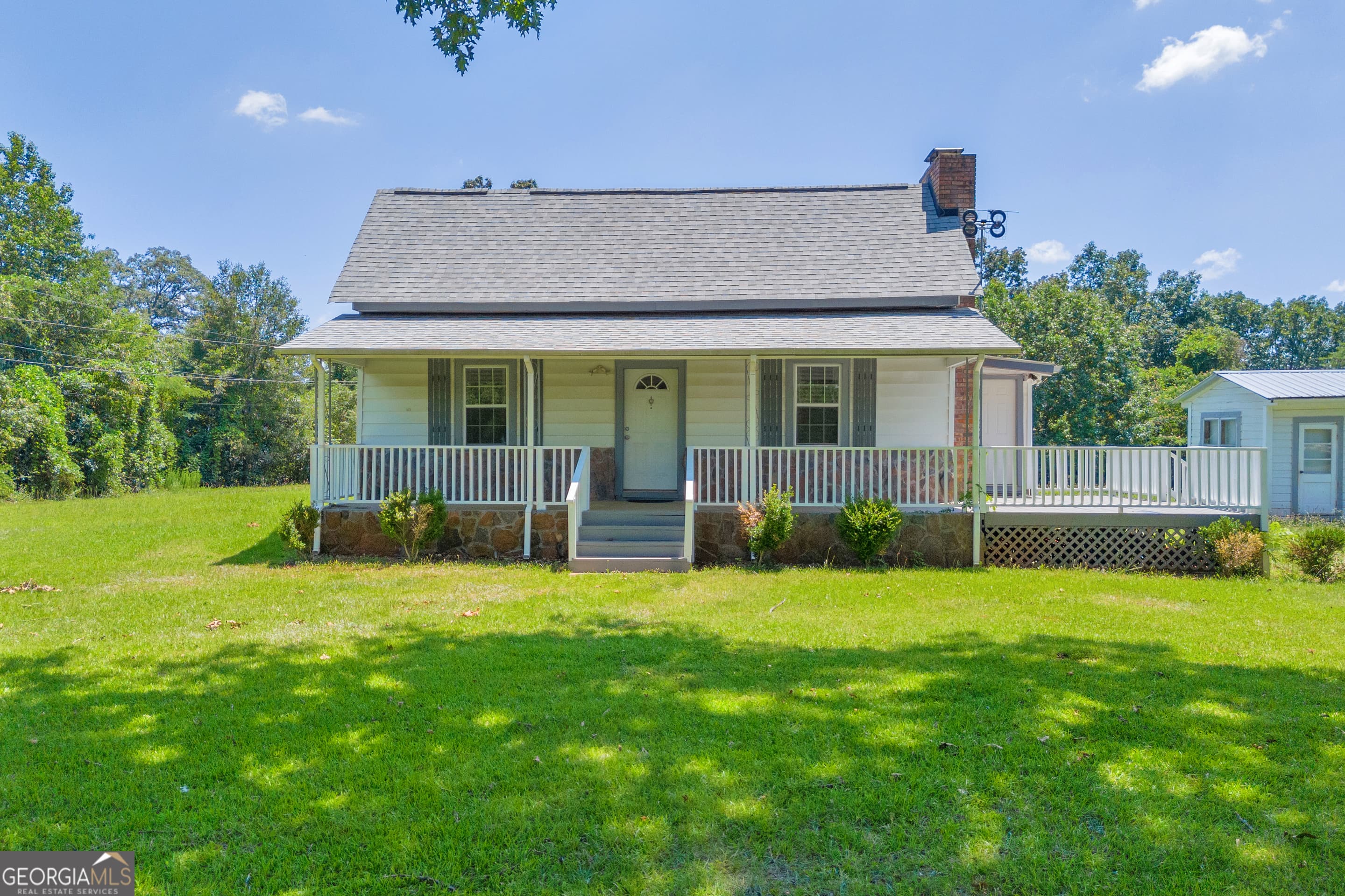 303 Oak Way Dr — photo 2