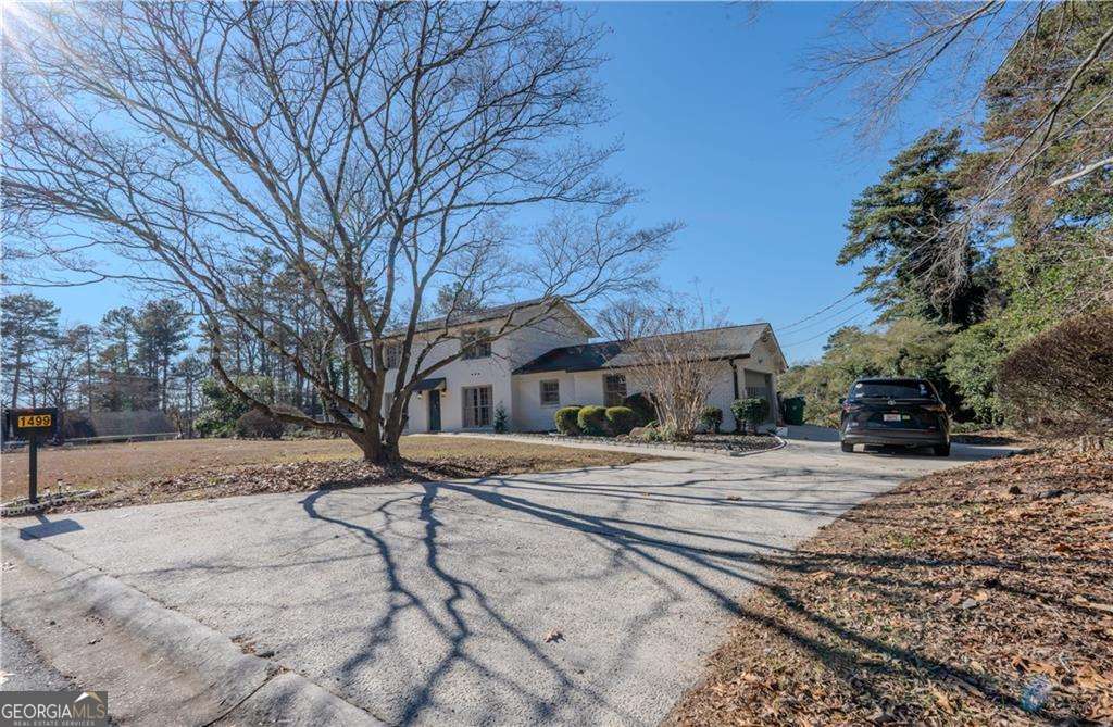 1499 Smokehouse Ln — photo 2