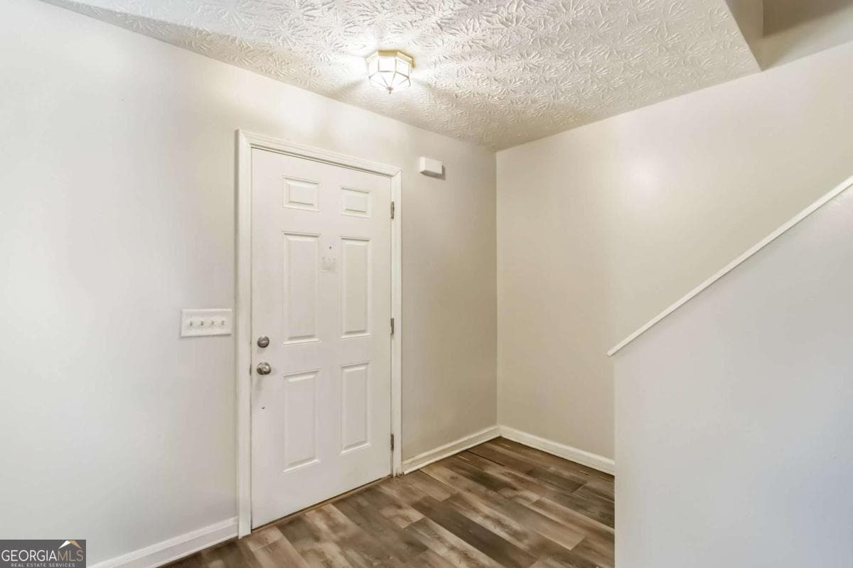 5559 Strathmoor Manor Circle — photo 2