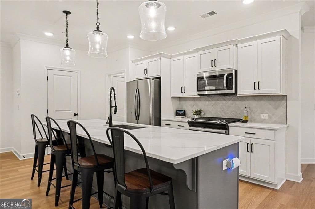 1628 Ruskin Way — photo 2