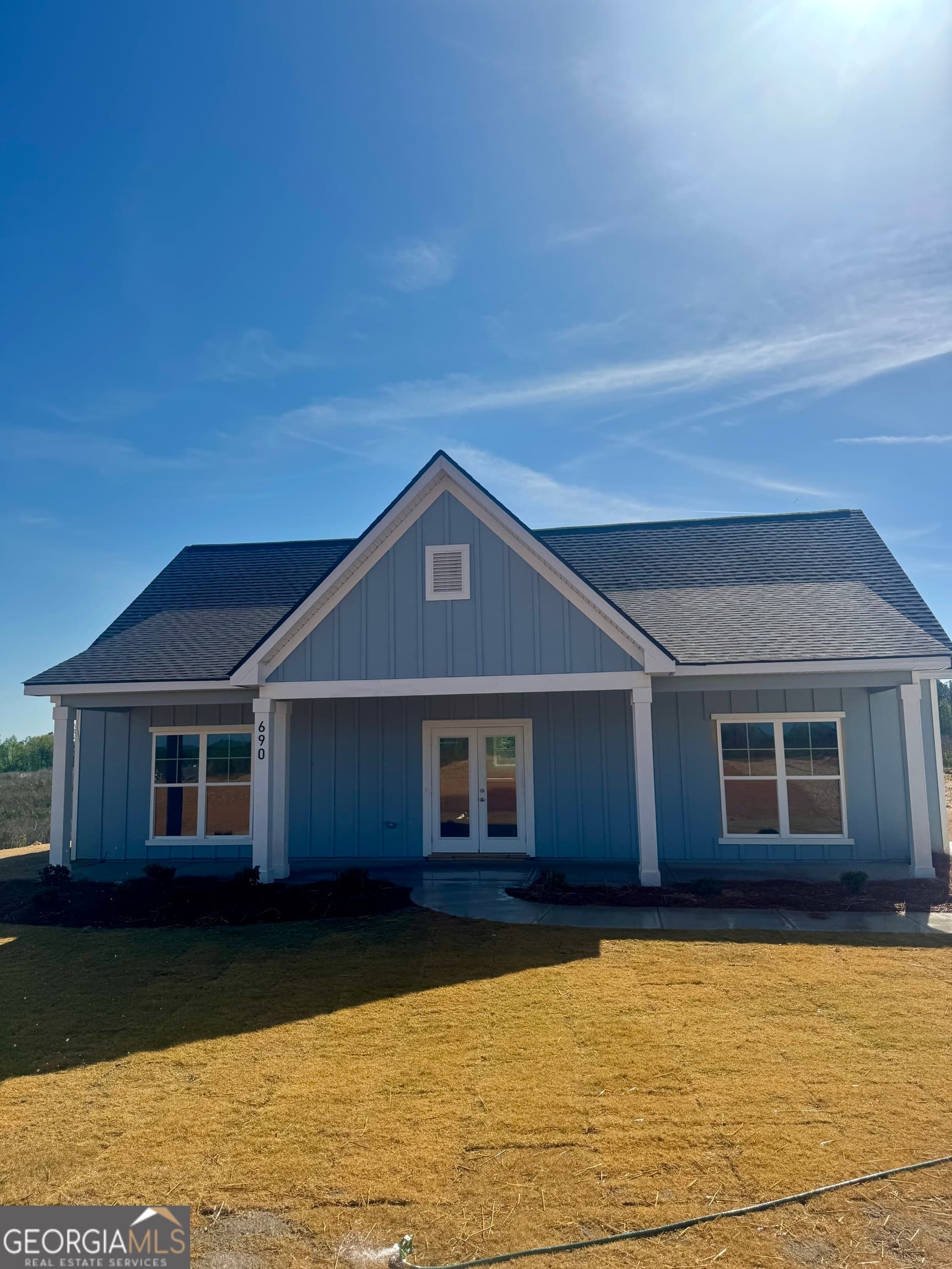 690 Primrose Circle — photo 1