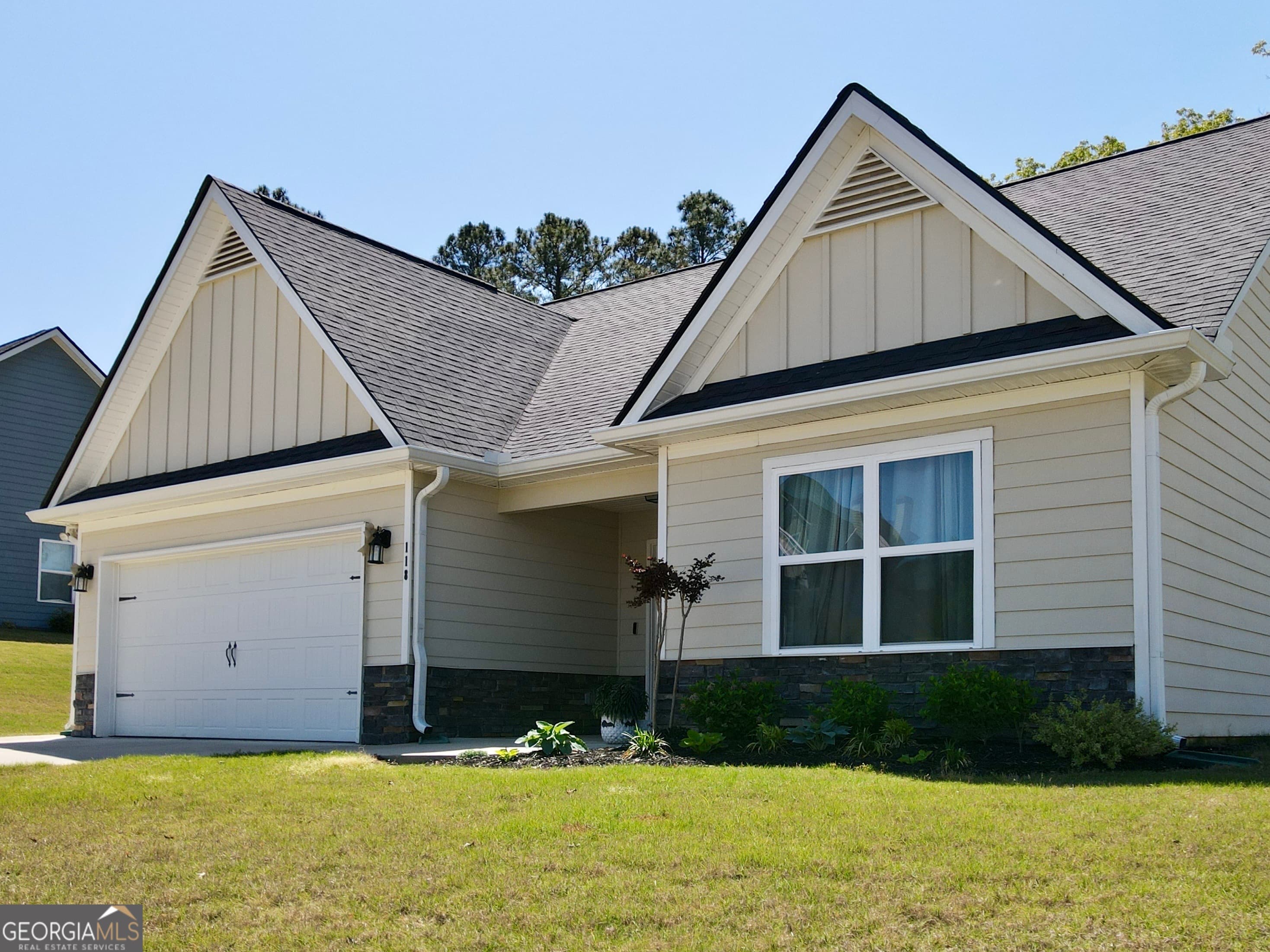 118 Whitley Crossing — photo 1