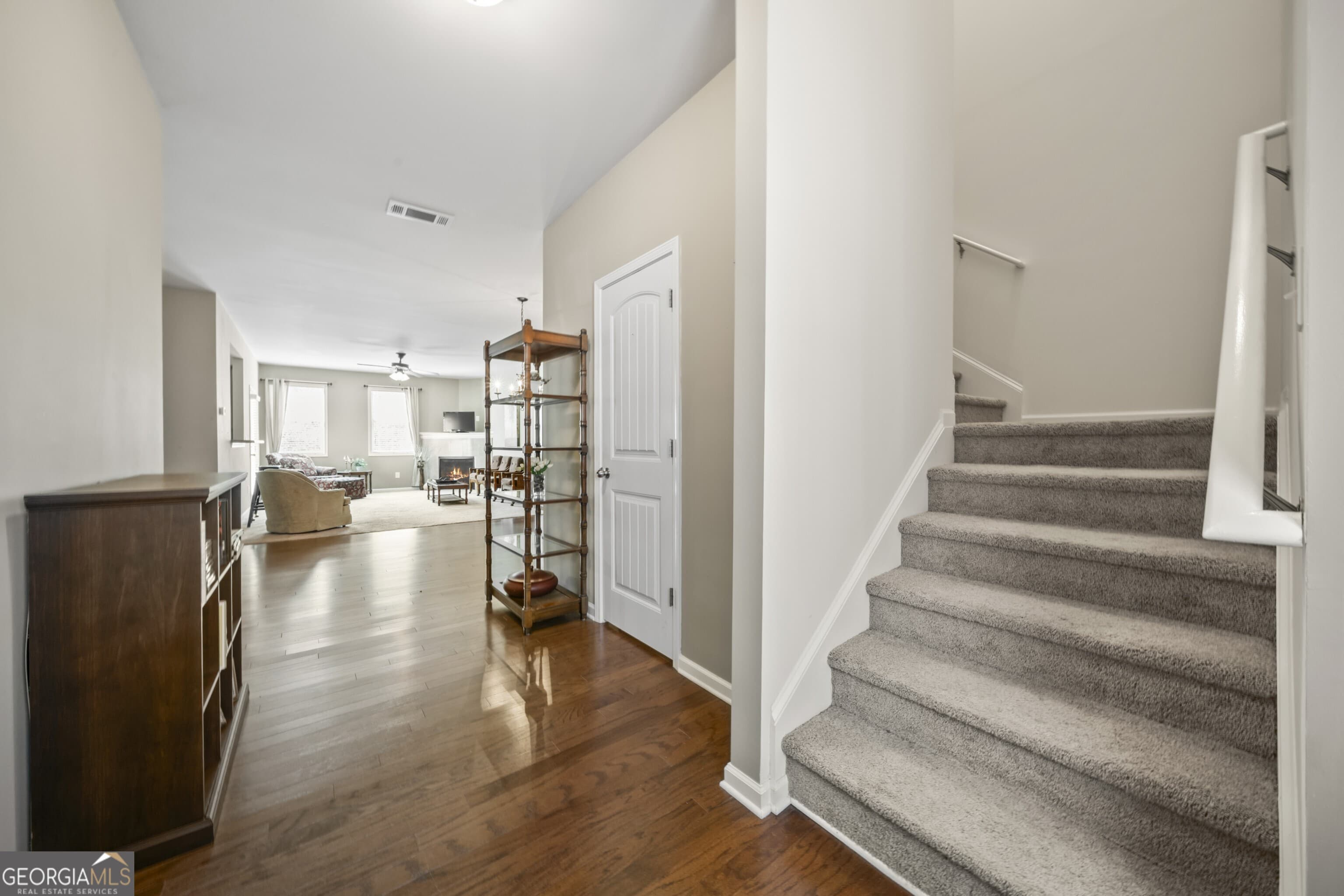 345 Franklin Ln — photo 2