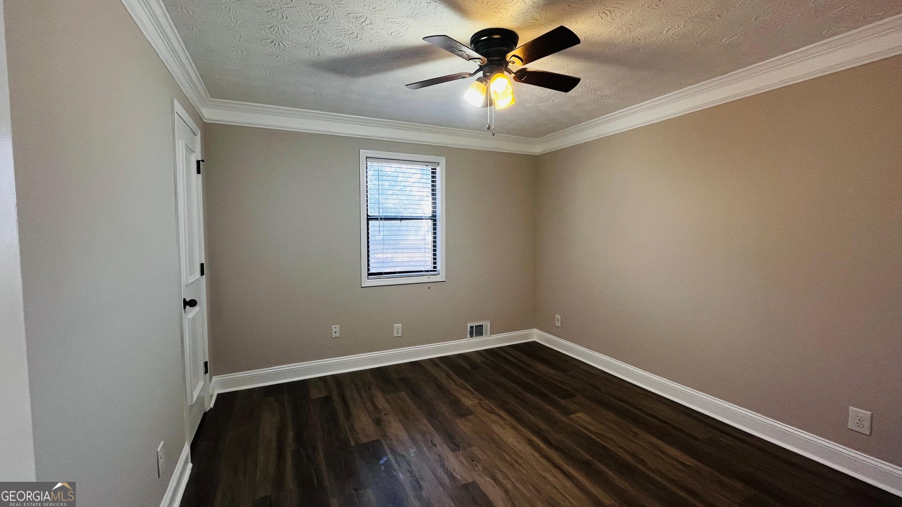 2210 Village Dr — photo 1