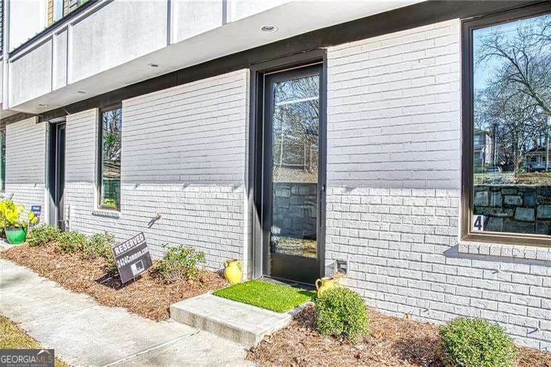 2424 Memorial Se Dr 4 — photo 2