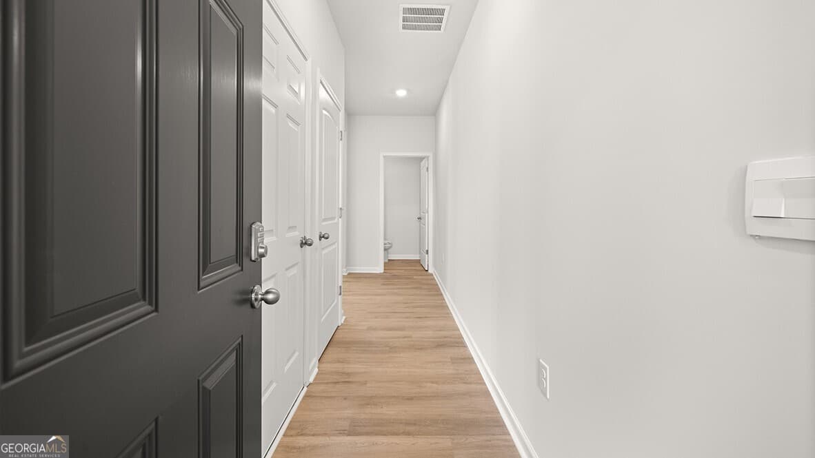 250 Deerberry Dr — photo 2