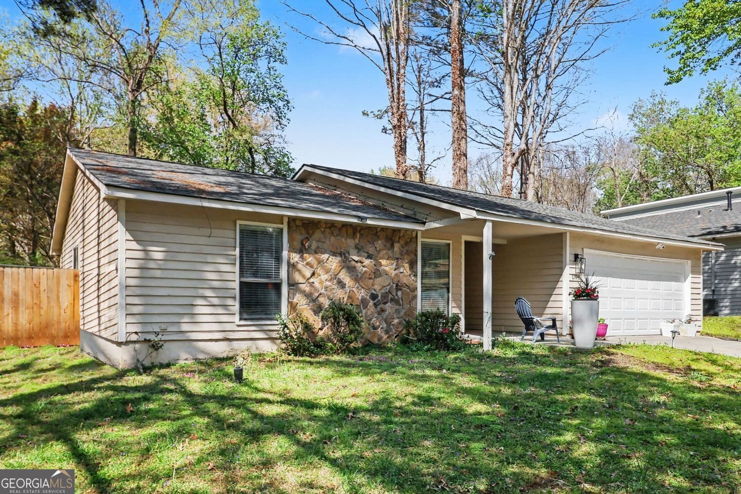 1370 Terramont Dr — photo 1