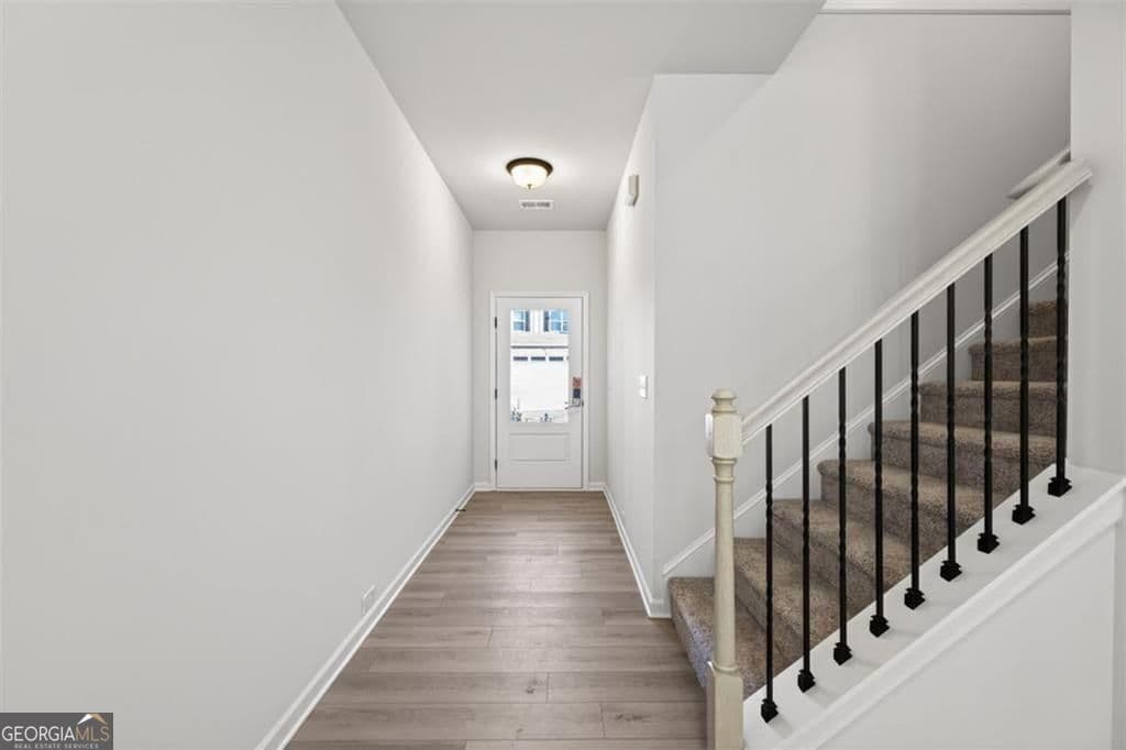 2300 Ravencliff Dr 131 — photo 2