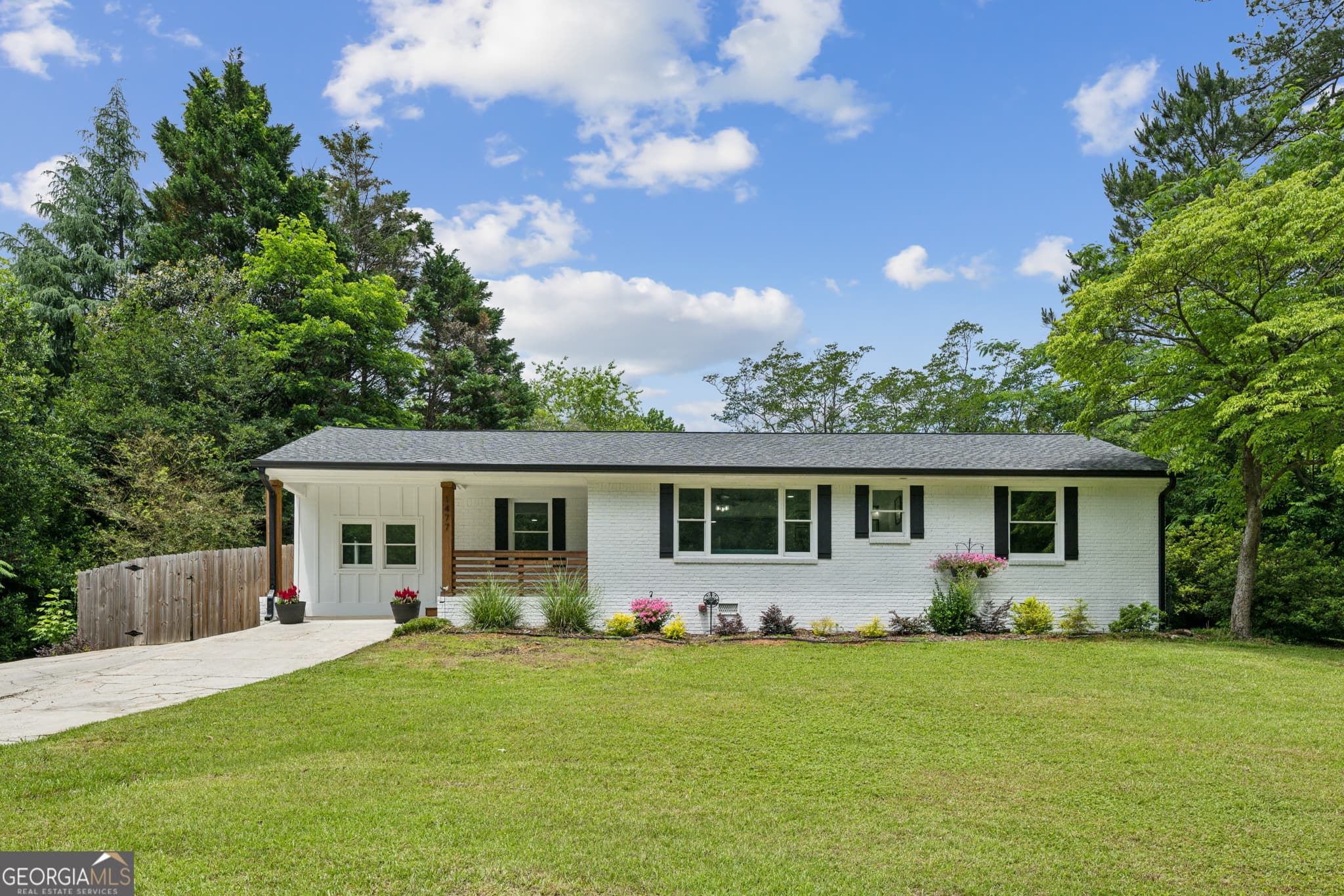 1477 Spruce Dr — photo 1