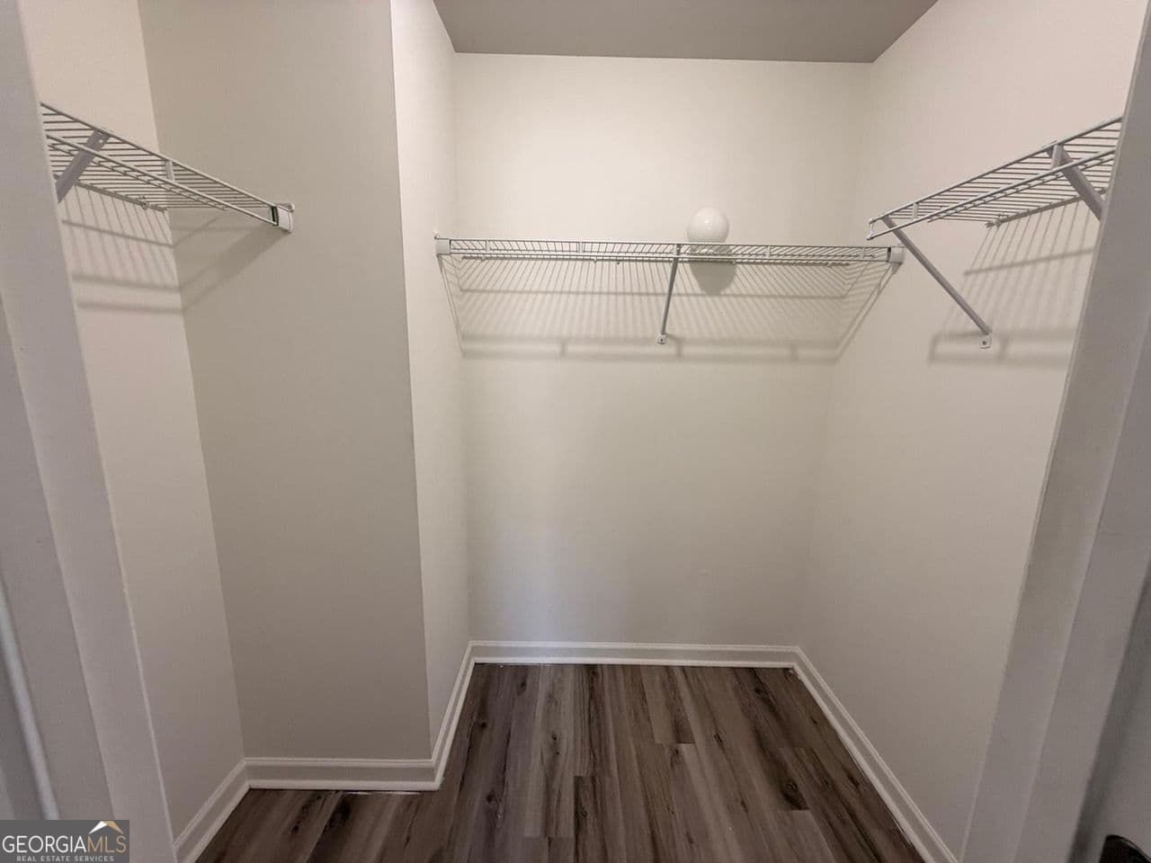 2450 Oakleaf Circle — photo 2