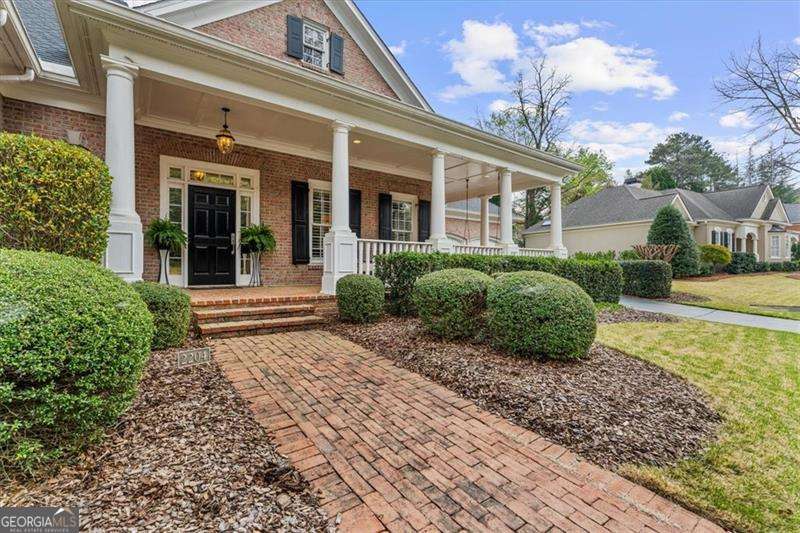 2204 Stephens Walk — photo 2