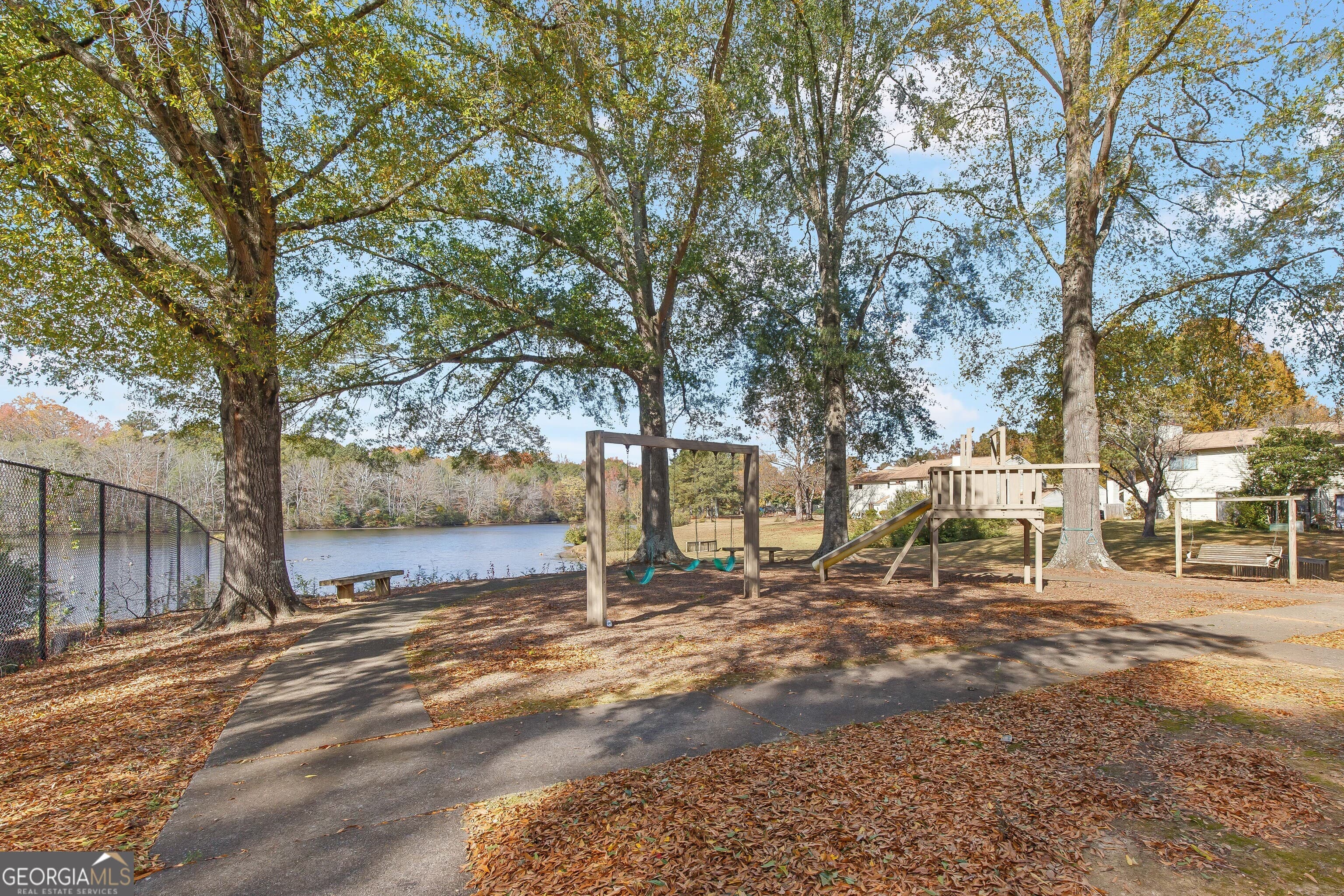 1000 Country Ct — photo 30