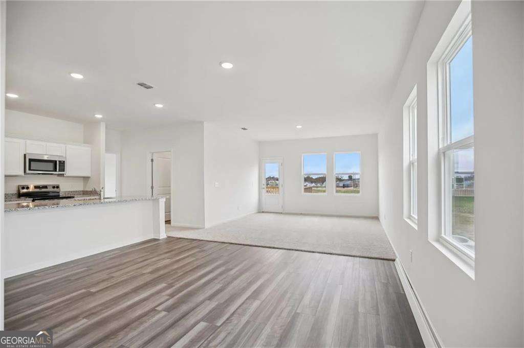 59 Crescent Blvd — photo 2