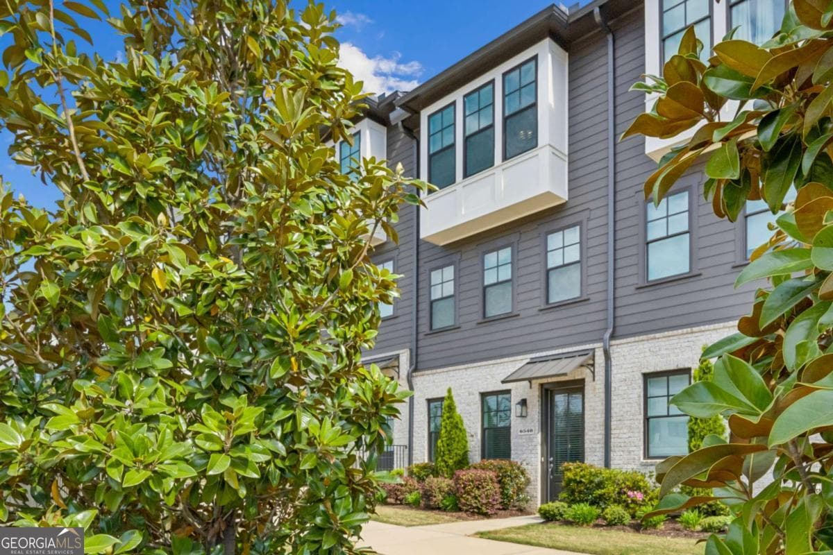 6540 Beacon Dr — photo 2