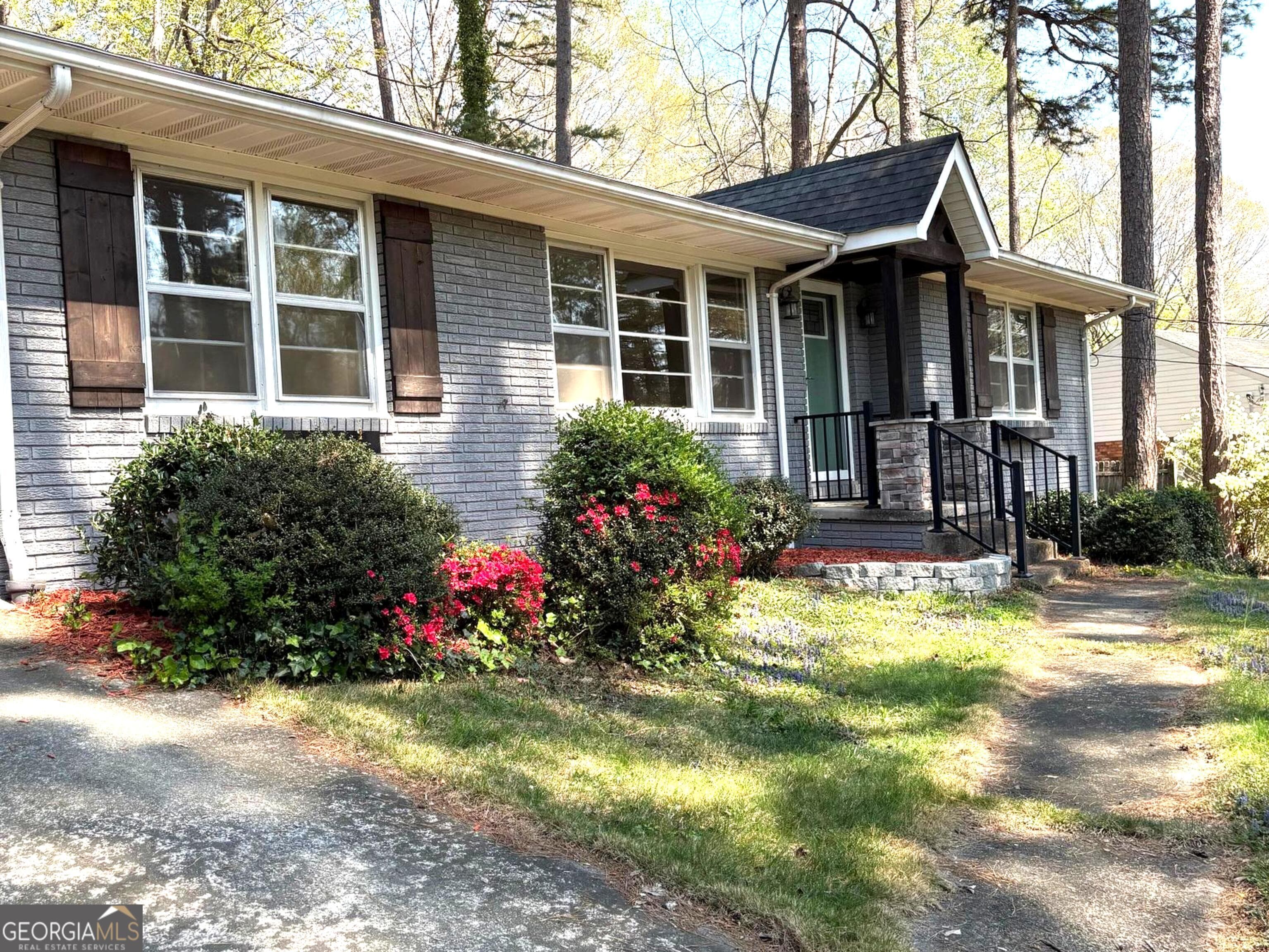 391 Rosedale St — photo 1