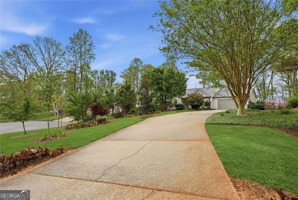 6630 Brittney Ln — photo 2