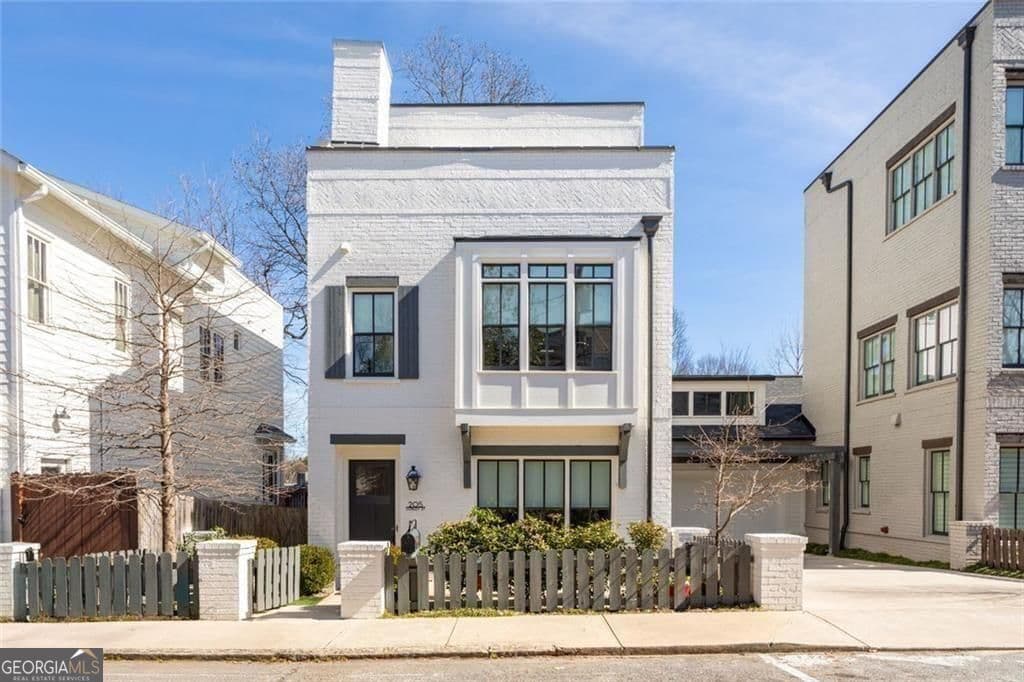 205 Corley Ne St — photo 1