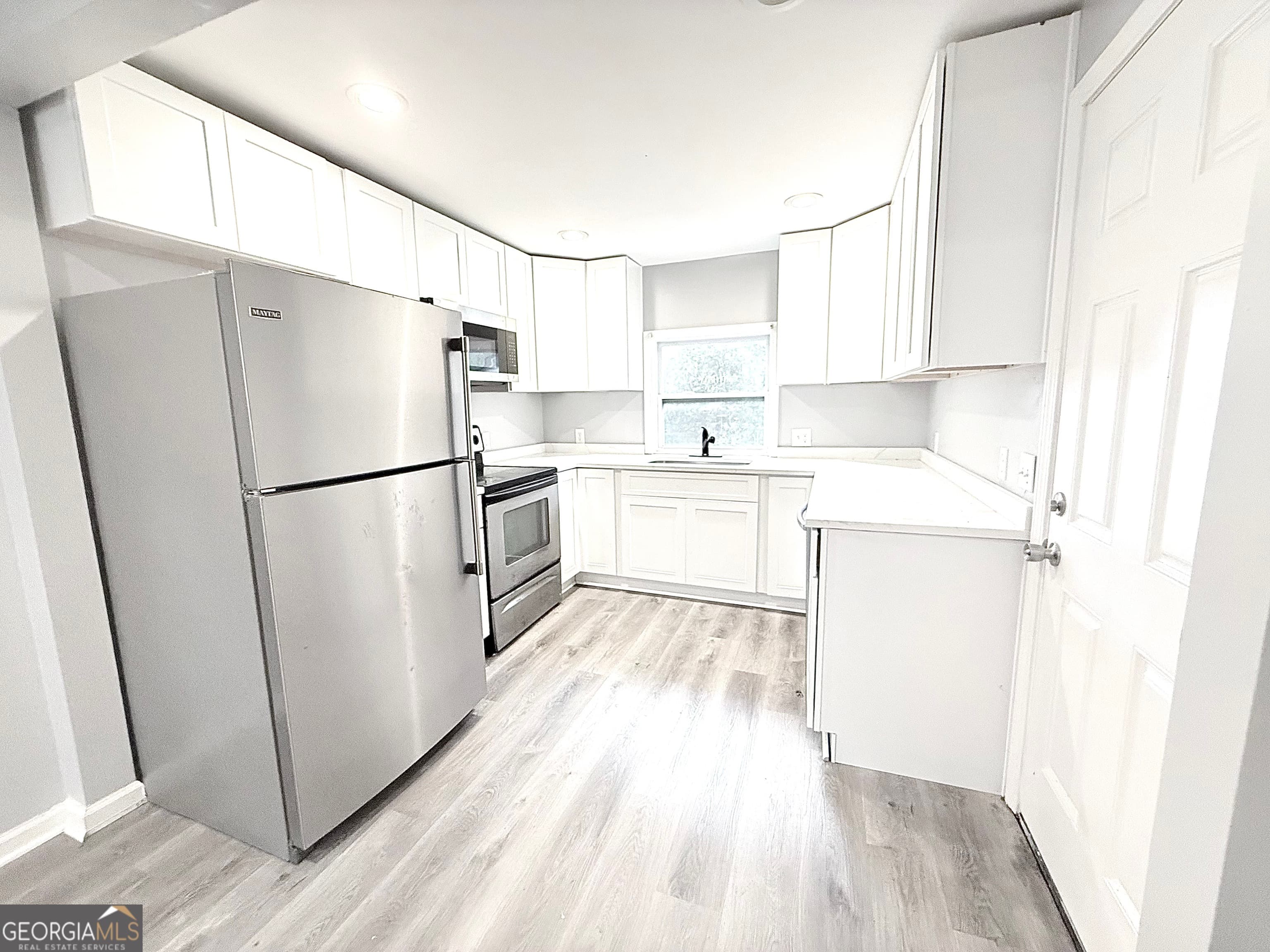 917 Garibaldi Sw St — photo 2