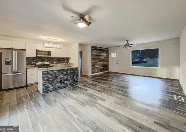 296 Ridgeland Terrace — photo 2