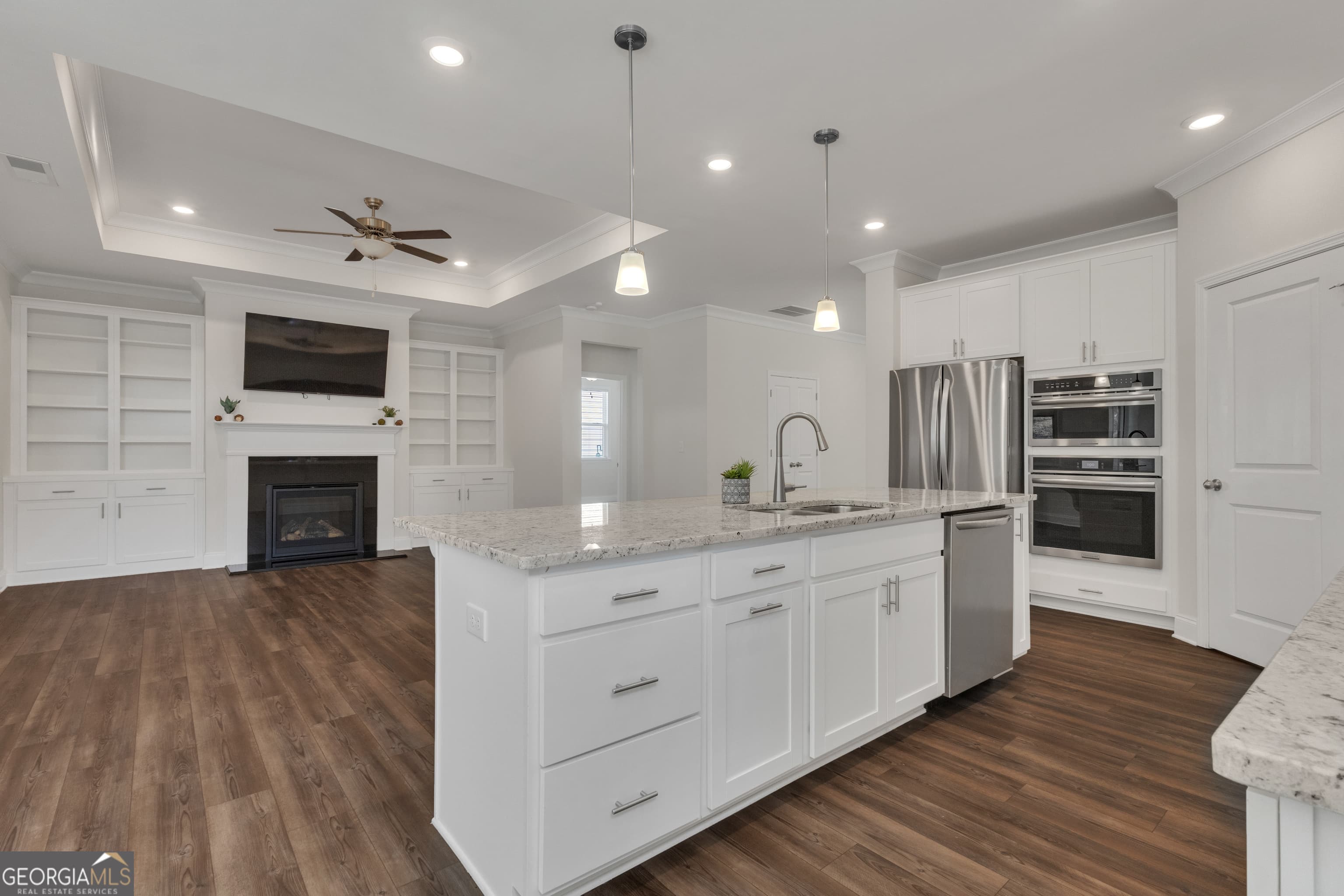 200 Amherst Way — photo 1