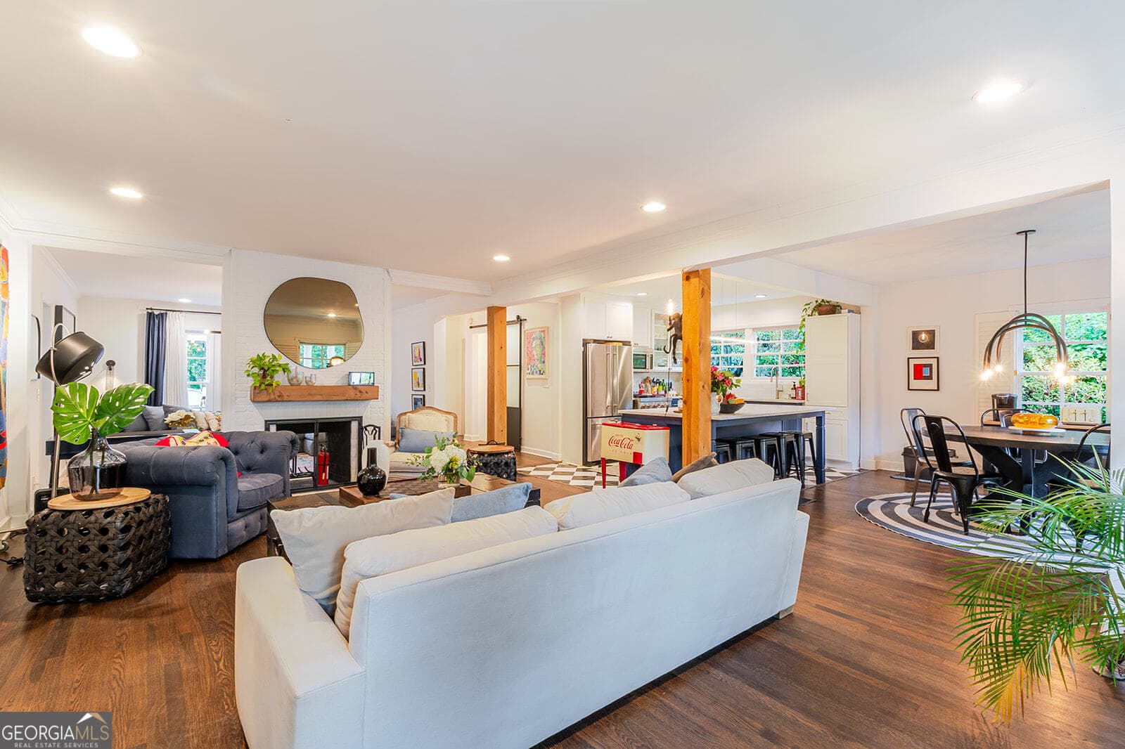 4006 N Stratford Ne Rd — photo 2