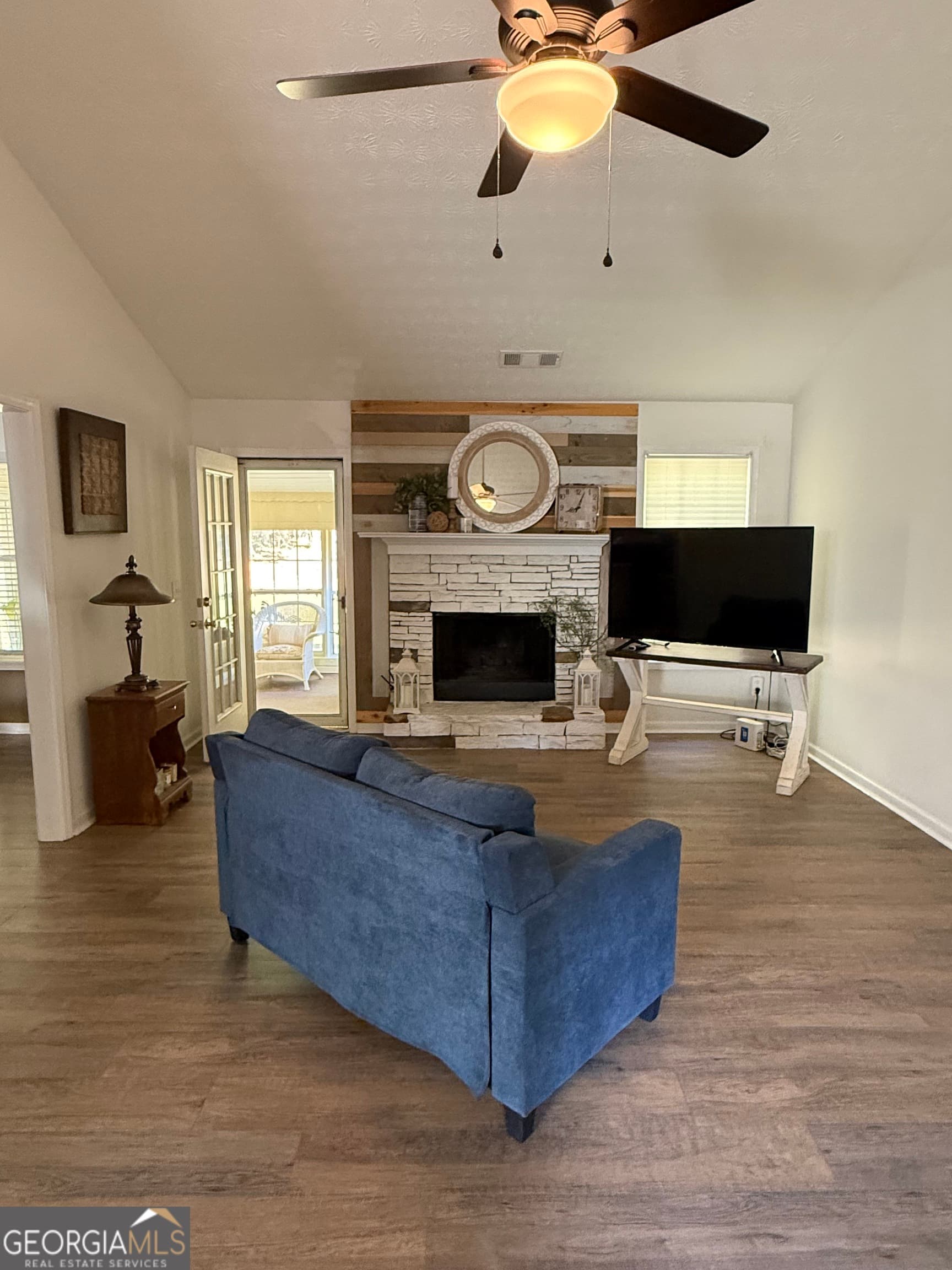 85 Vintage Dr — photo 2