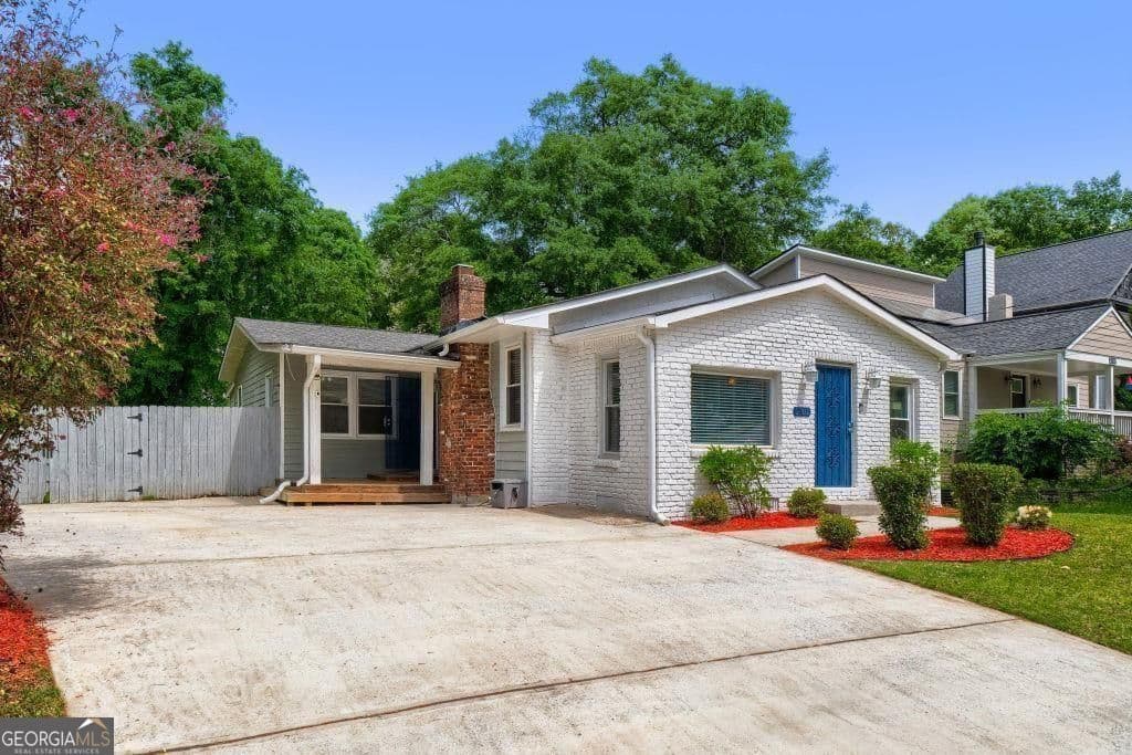 2702 White Oak Dr — photo 2