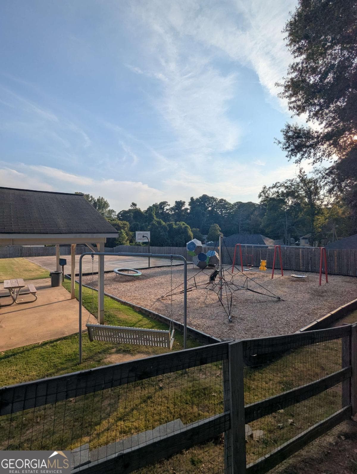 6085 Hotel St — photo 44