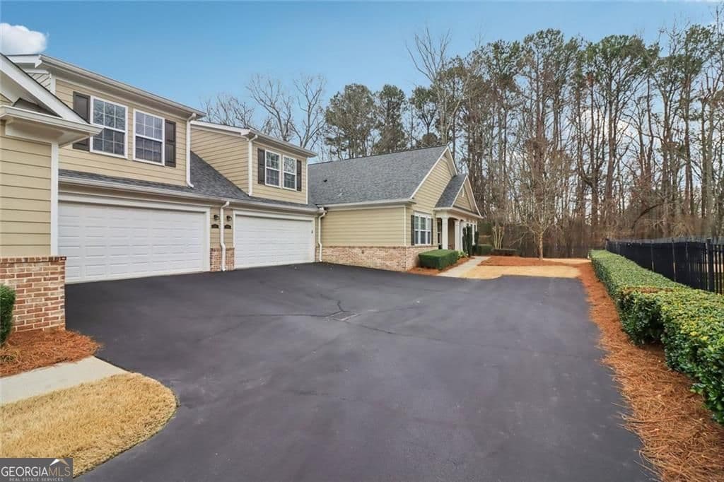 2623 Grapevine Circle #602 — photo 2