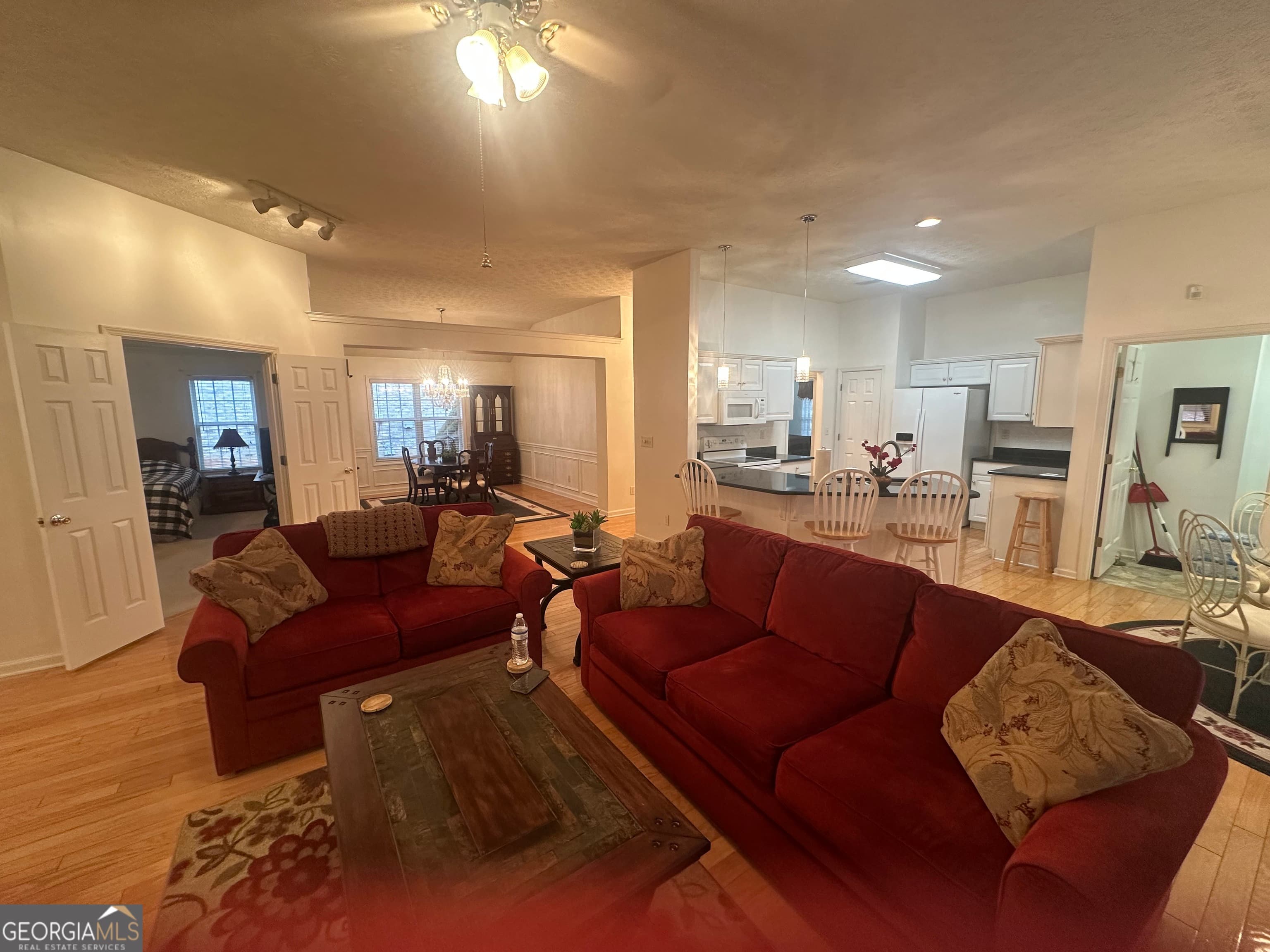 1140 Livery Circle — photo 2