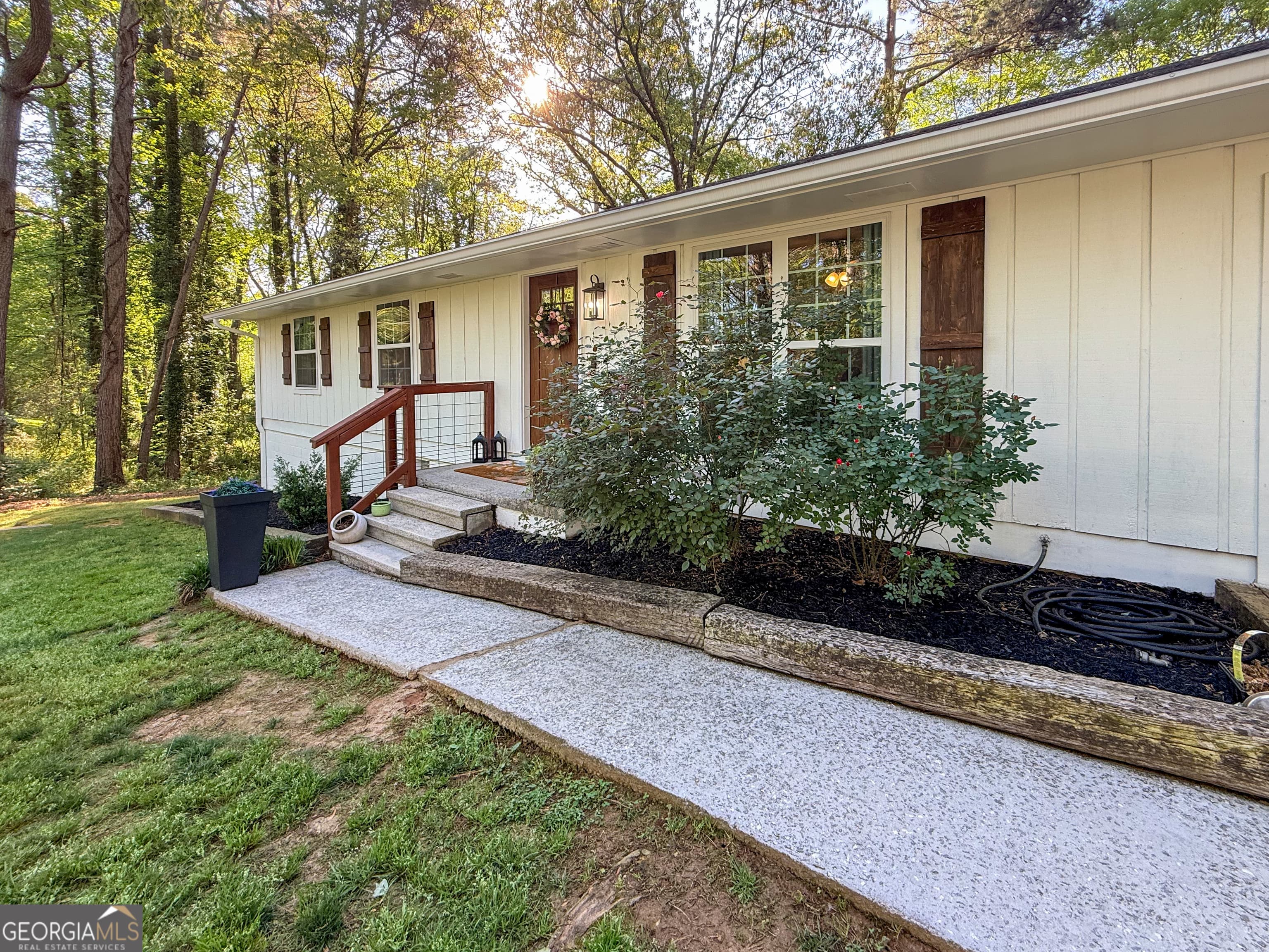 194 Semi Circle Dr — photo 2