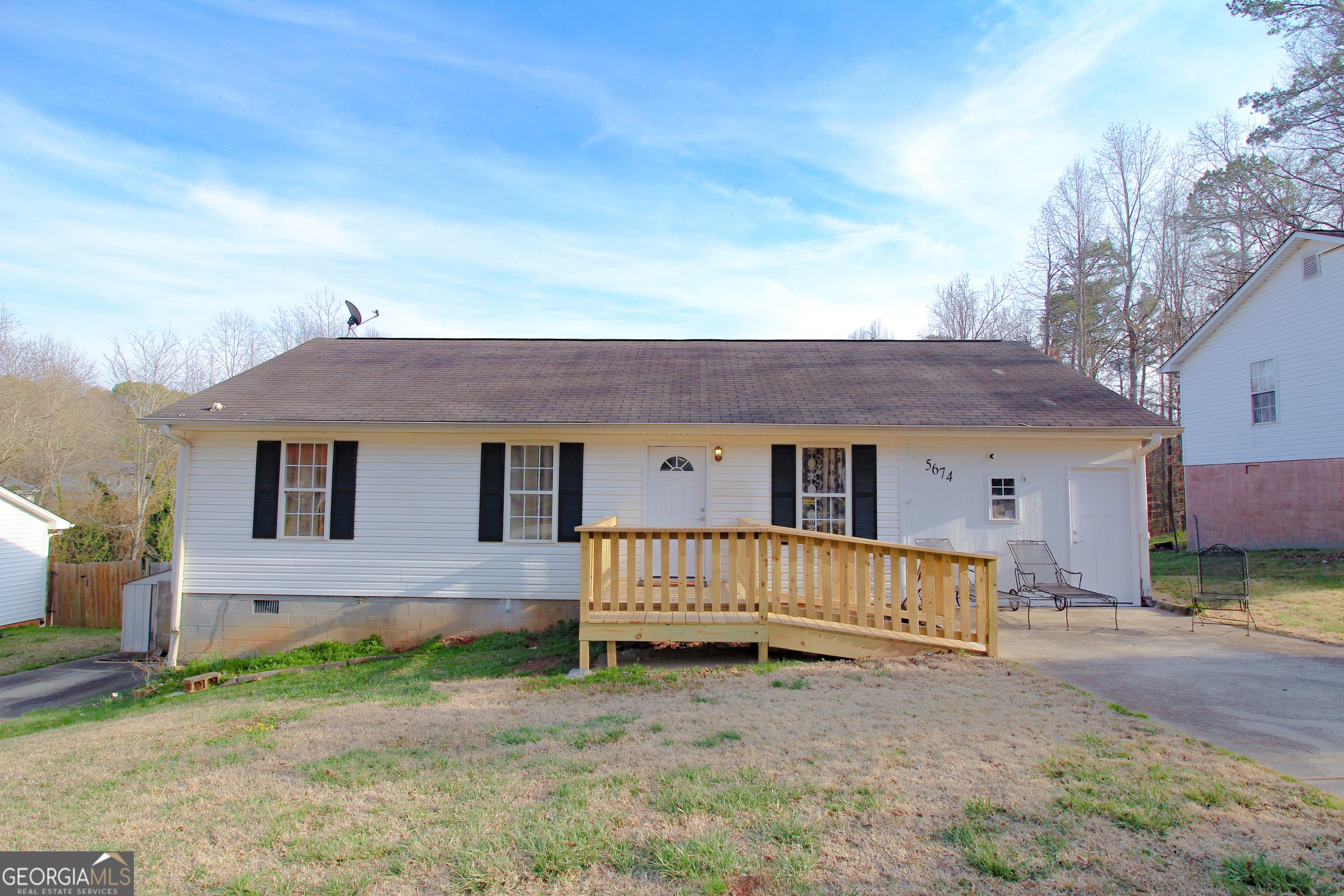 5674 Maiden Ln — photo 2