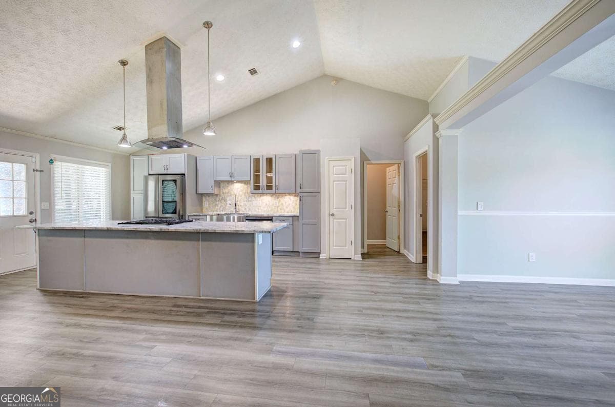 111 Meadowview Ln — photo 2