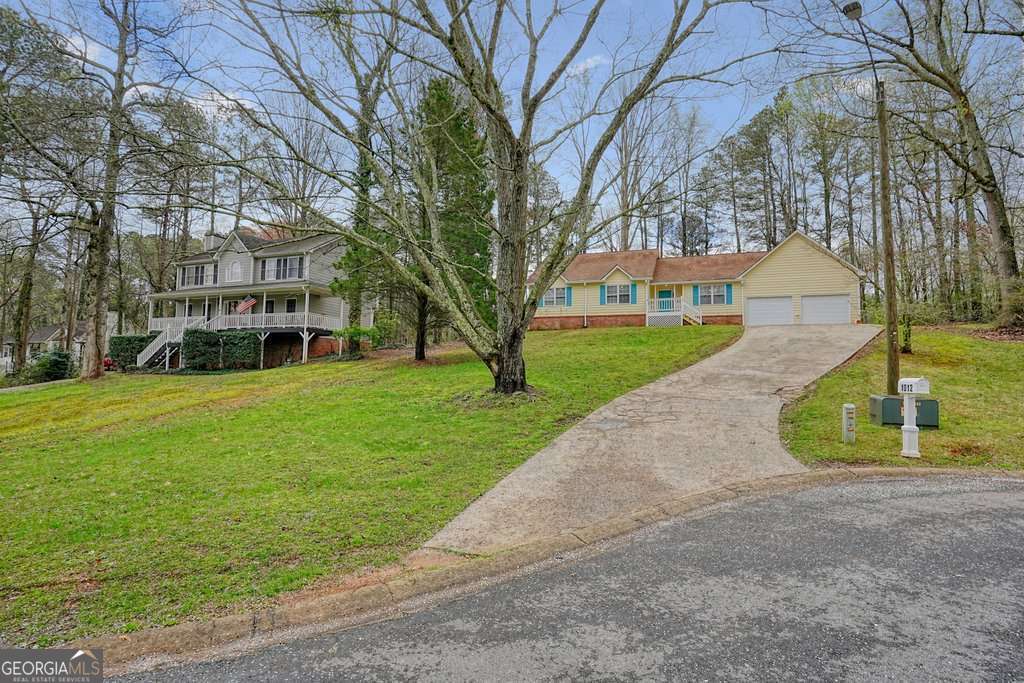 1012 Atherton Ln — photo 2