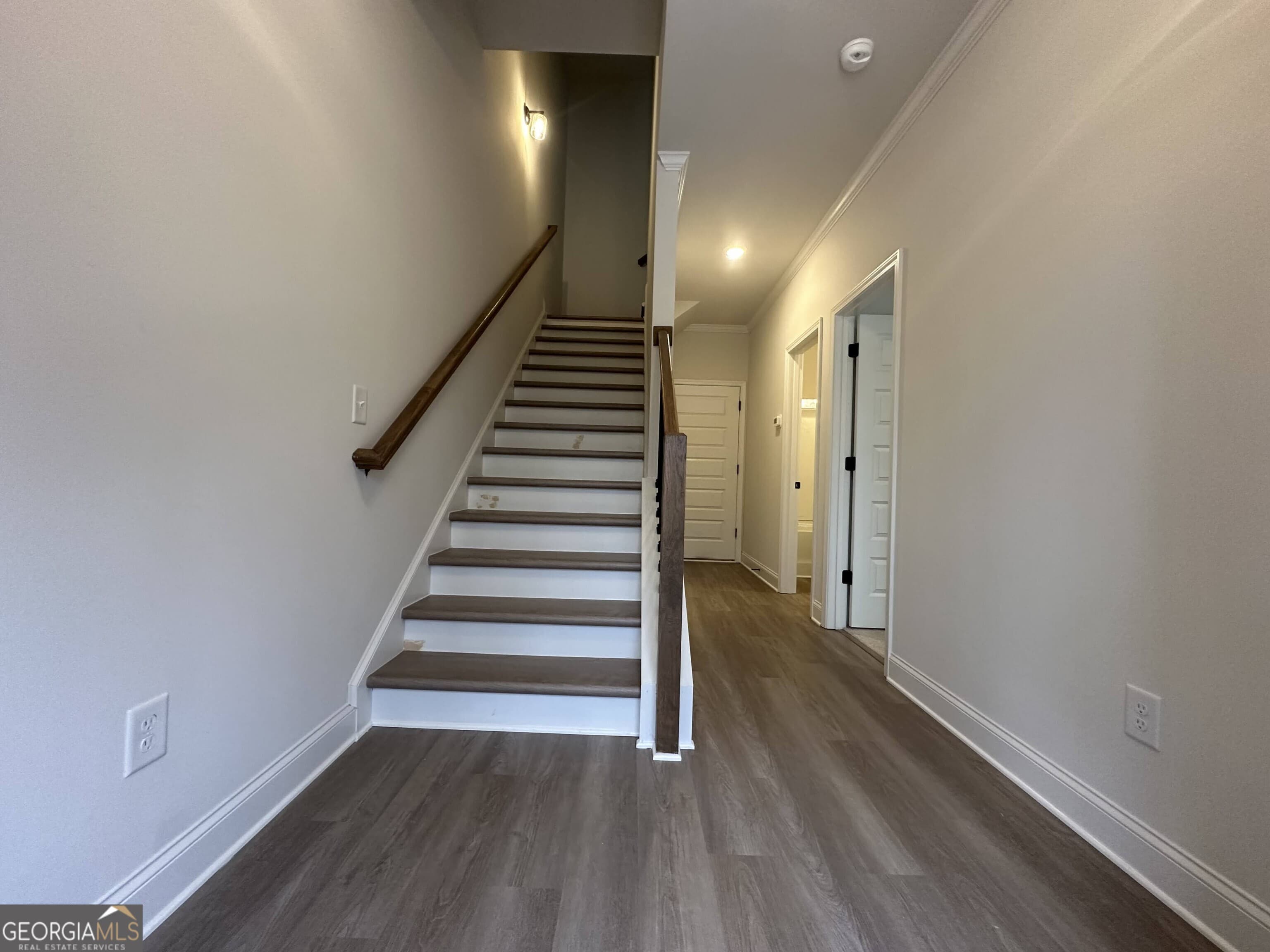 822 Glennferry Bend Sw — photo 2