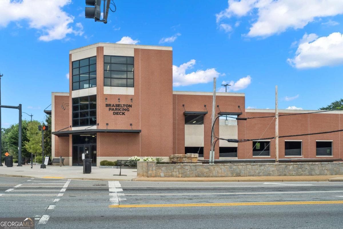 161 High Point Dr — photo 18