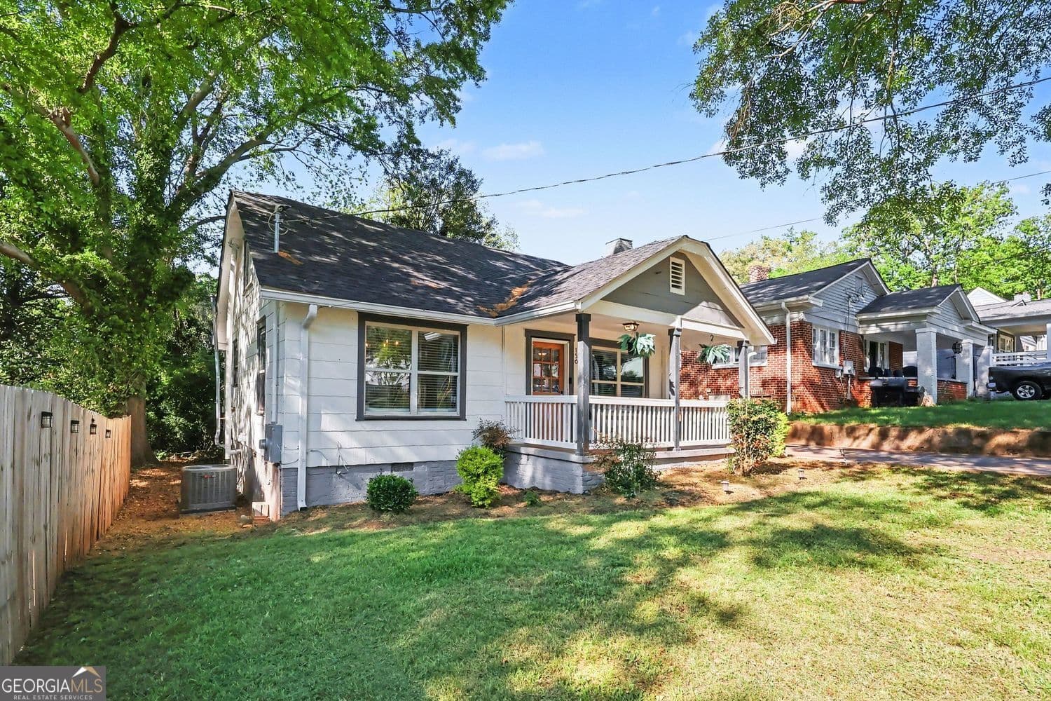 156 Rhodesia Se Ave — photo 2